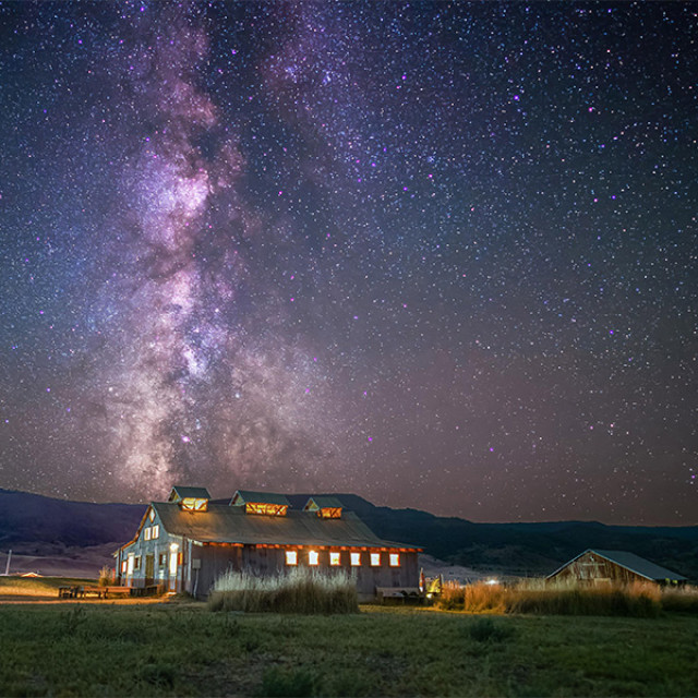 Beautiful summer night full of stars at Summer Lake in Oregon